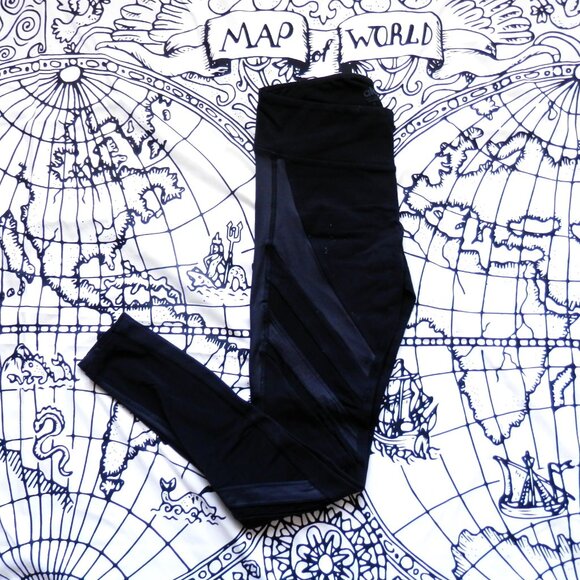 alo || Sheer Mesh Cut-out Epic Leggings in Black - Picture 8 of 13